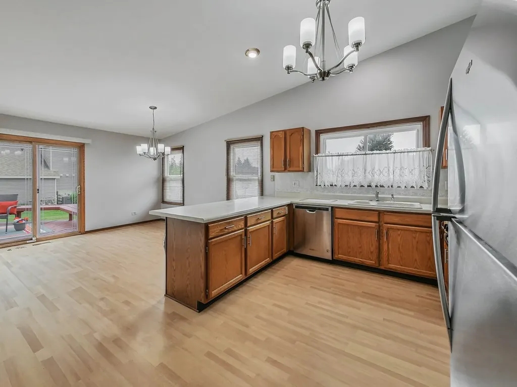 7061 Yorkshire Drive Woodridge IL 60517