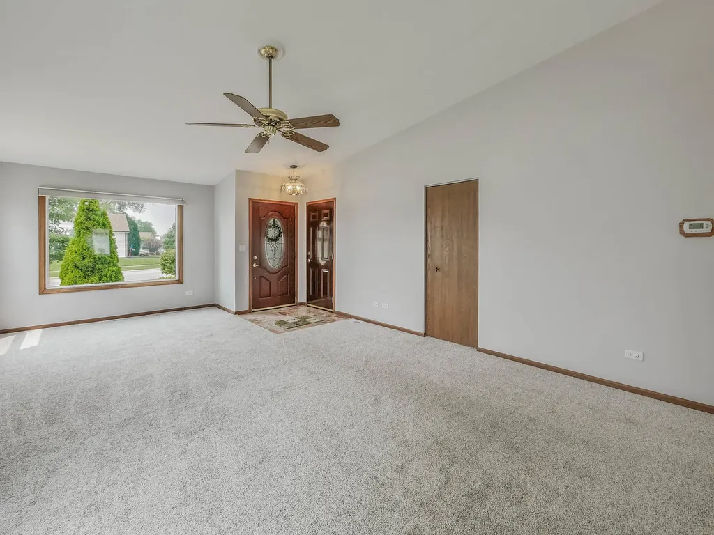 7061 Yorkshire Drive Woodridge IL 60517