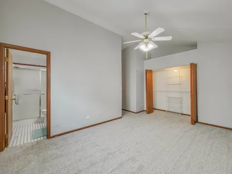 7061 Yorkshire Drive Woodridge IL 60517