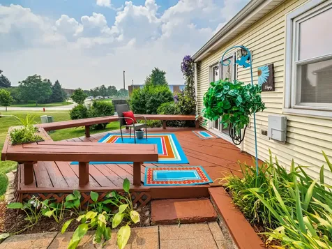 7061 Yorkshire Drive Woodridge IL 60517
