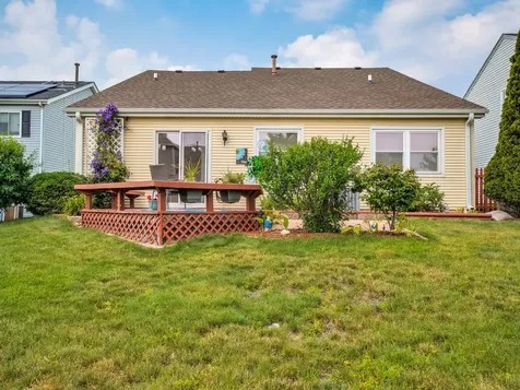 7061 Yorkshire Drive Woodridge IL 60517