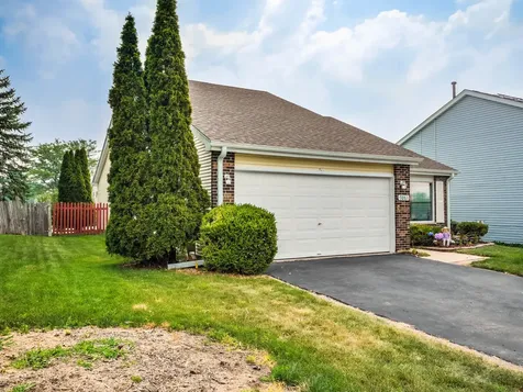 7061 Yorkshire Drive Woodridge IL 60517