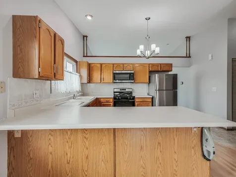 7061 Yorkshire Drive Woodridge IL 60517