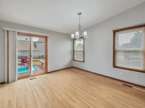 7061 Yorkshire Drive Woodridge IL 60517