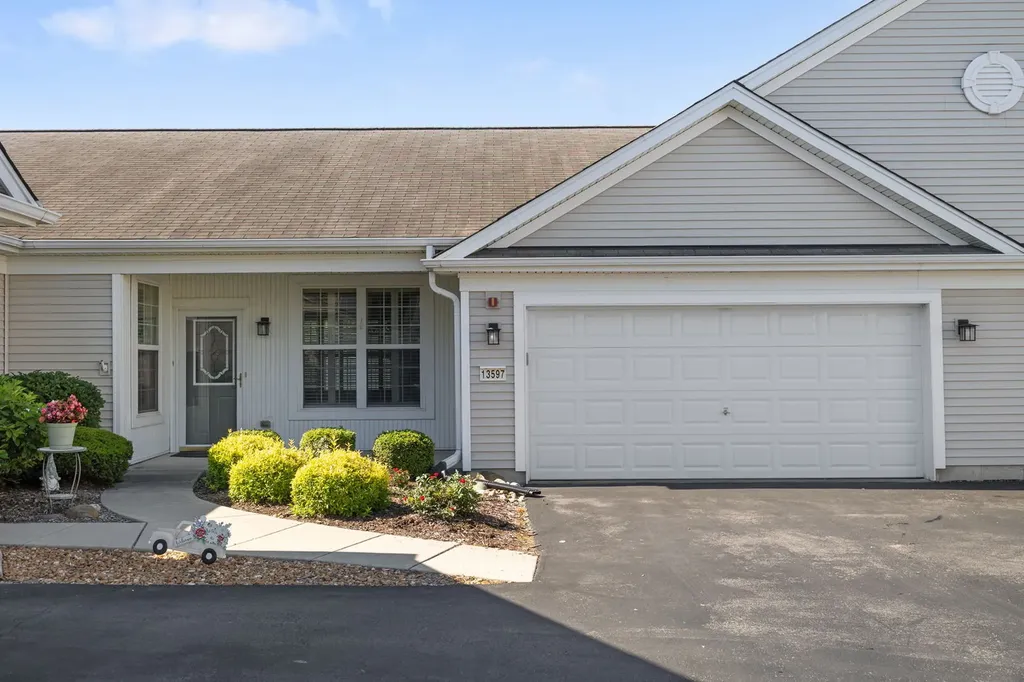 13597 Hemlock Road Huntley IL 60142