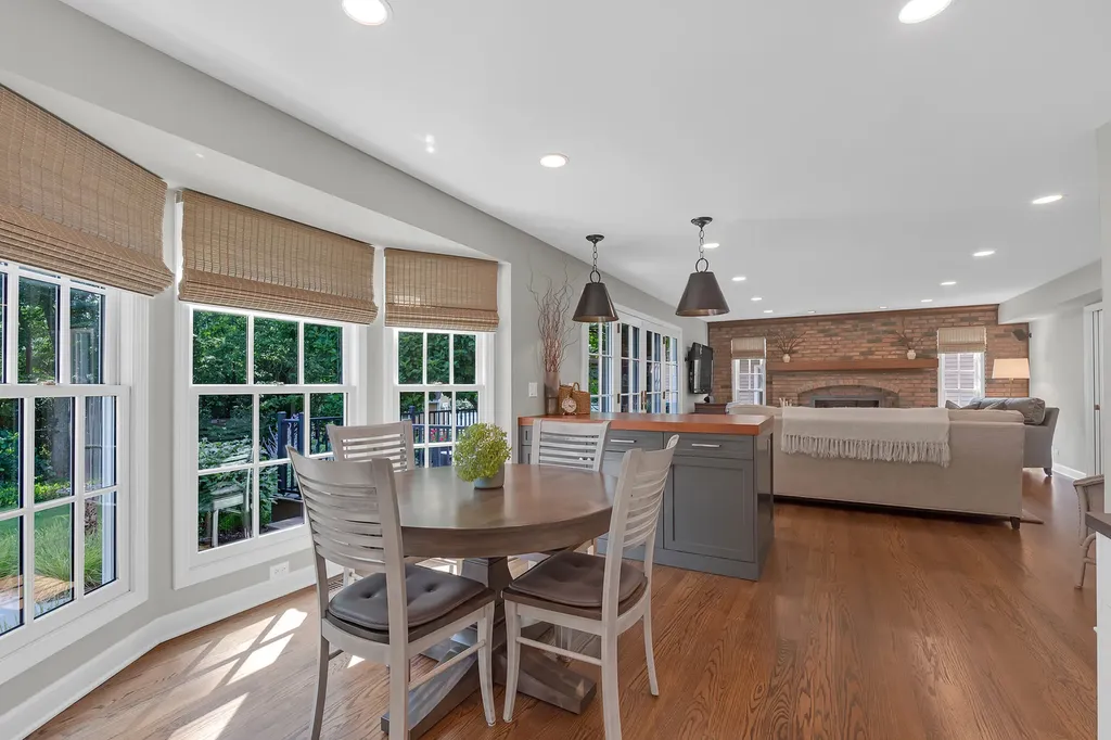 991 Huntleigh Drive Naperville IL 60540