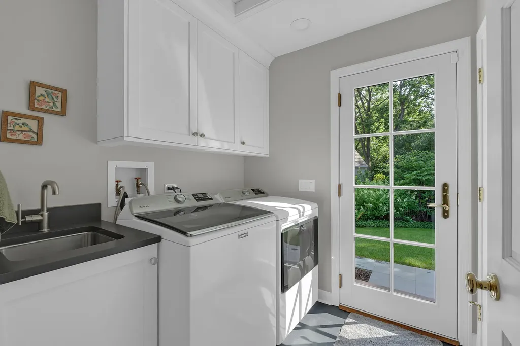 991 Huntleigh Drive Naperville IL 60540