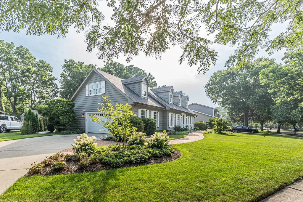 991 Huntleigh Drive Naperville IL 60540