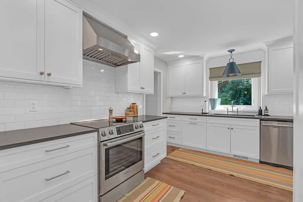 991 Huntleigh Drive Naperville IL 60540