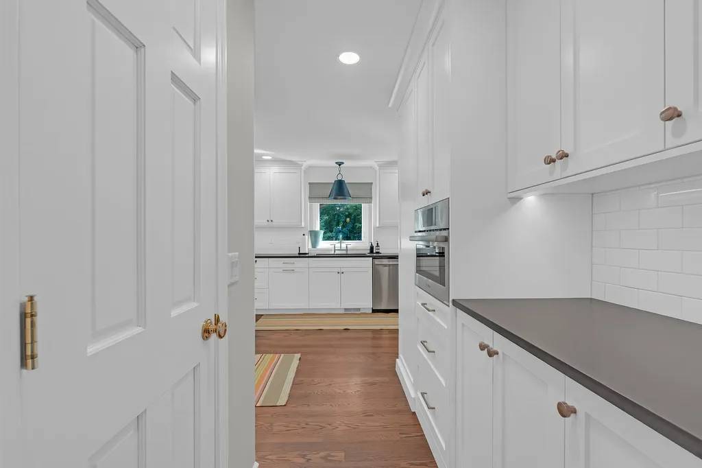 991 Huntleigh Drive Naperville IL 60540