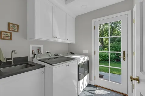 991 Huntleigh Drive Naperville IL 60540