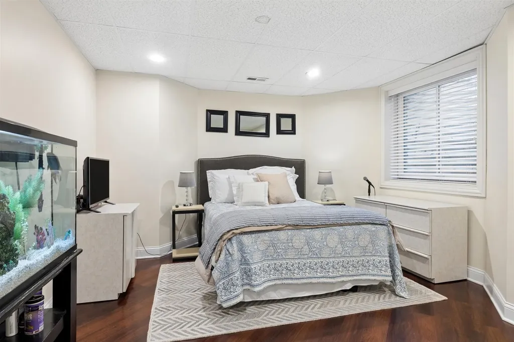 1015 White Pine Lane Western Springs IL 60558