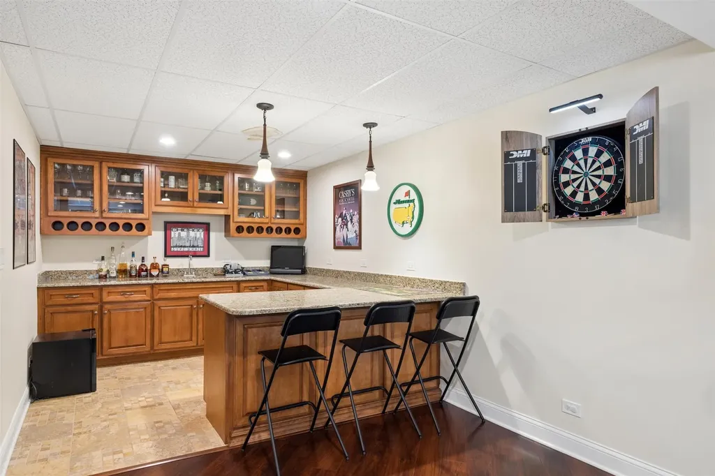 1015 White Pine Lane Western Springs IL 60558