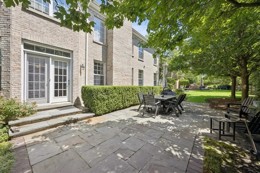 1015 White Pine Lane Western Springs IL 60558