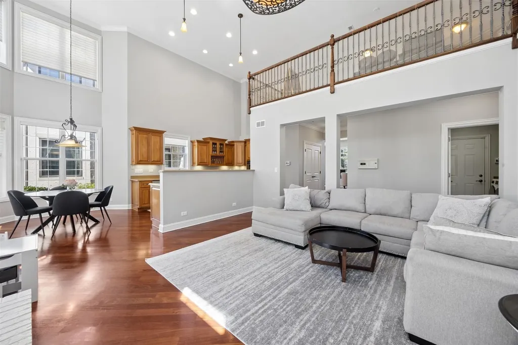 1015 White Pine Lane Western Springs IL 60558