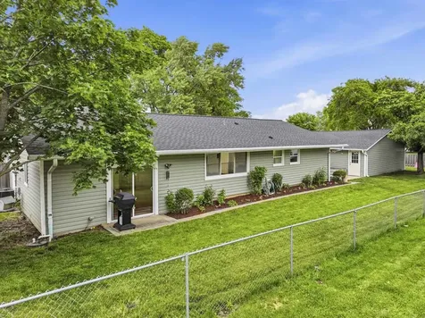 927 East Sayles Drive Palatine IL 60074