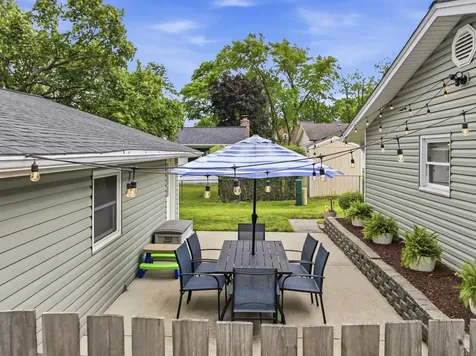 927 East Sayles Drive Palatine IL 60074