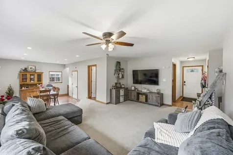 927 East Sayles Drive Palatine IL 60074