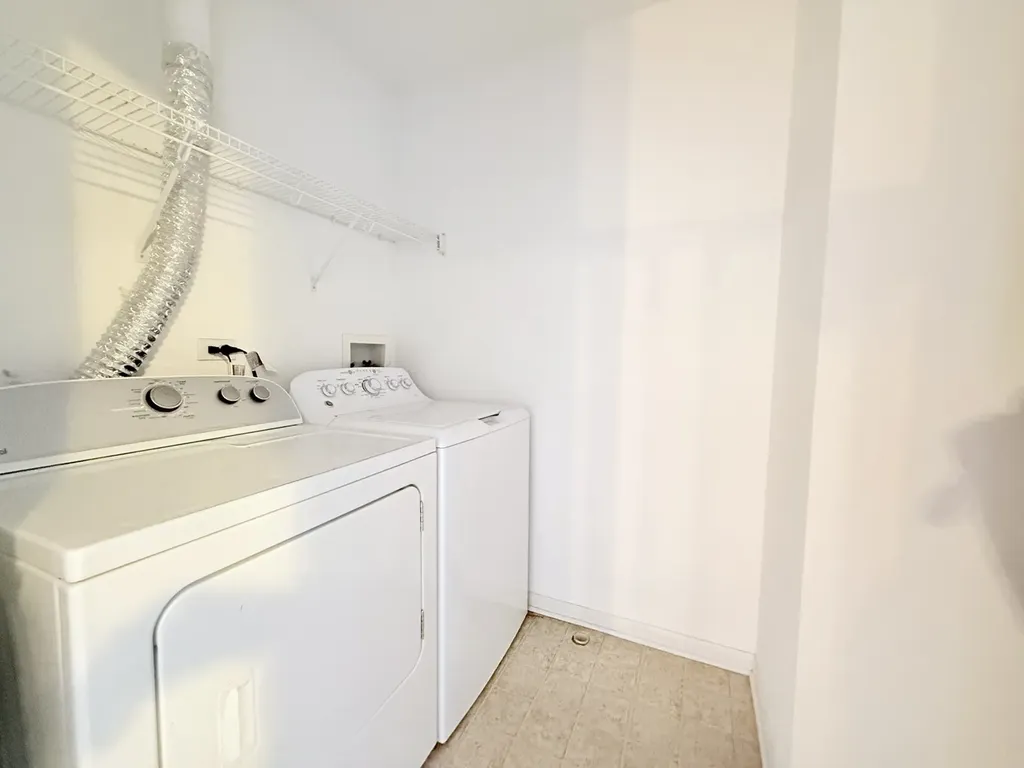2307 Stoughton Drive Aurora IL 60502