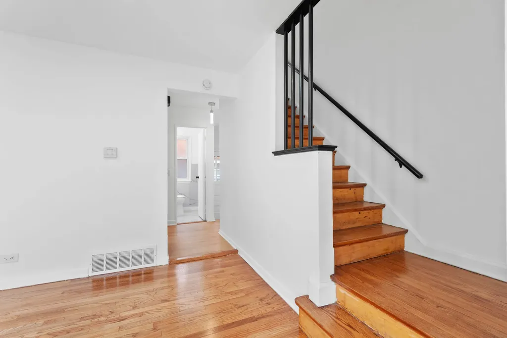 4864 Carol Street Skokie IL 60077