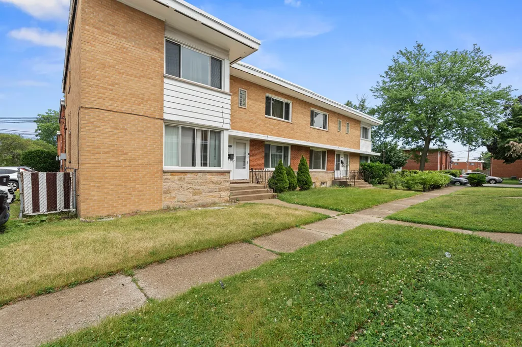 4864 Carol Street Skokie IL 60077