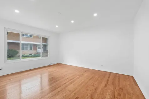4864 Carol Street Skokie IL 60077