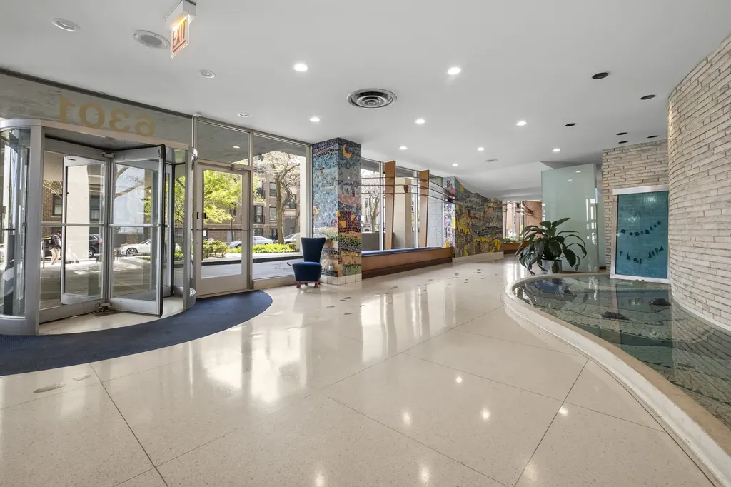 6301 North Sheridan Road Chicago IL 60660