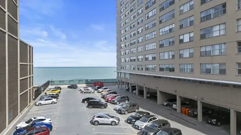 6301 North Sheridan Road Chicago IL 60660