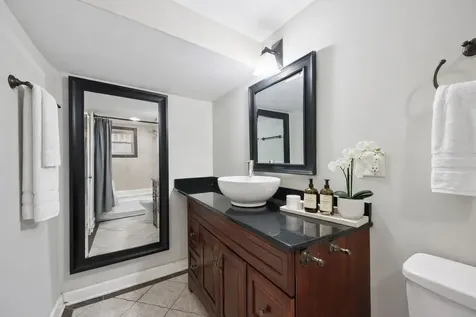 6215 North Oakley Avenue Chicago IL 60659