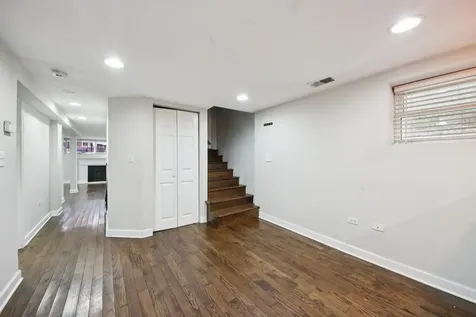 6215 North Oakley Avenue Chicago IL 60659