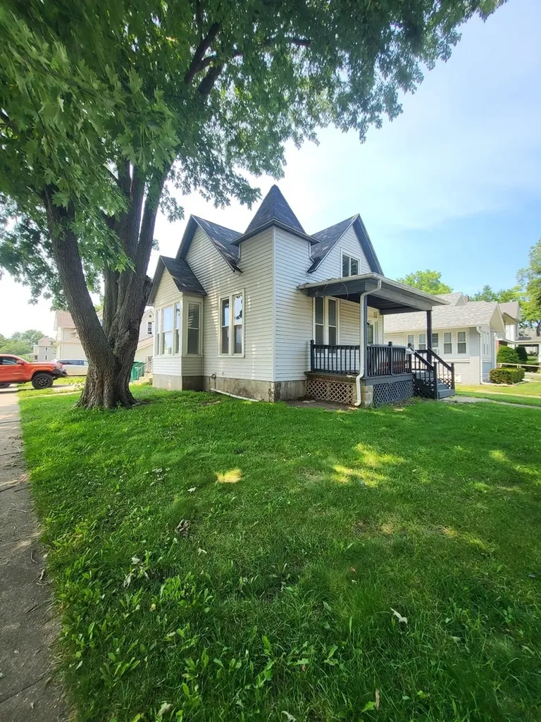 902 Madison Street Streator IL 61364