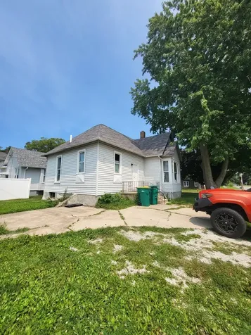 902 Madison Street Streator IL 61364