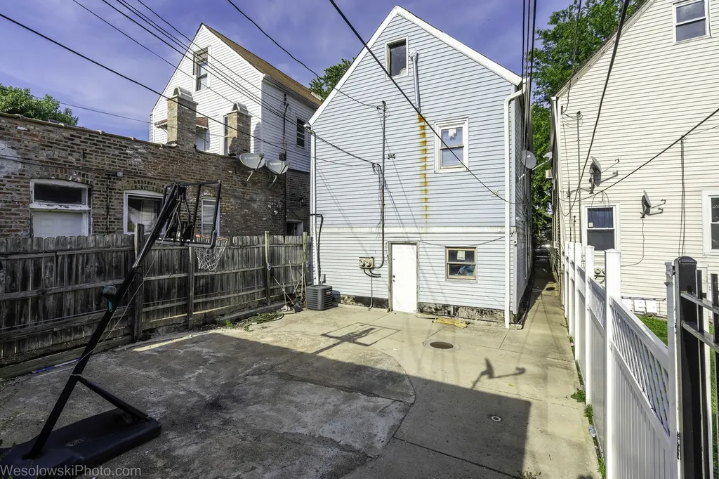 4548 South Justine Street Chicago IL 60609