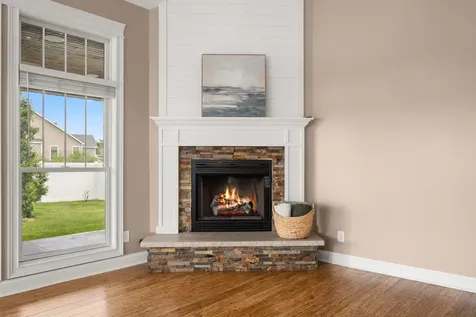 657 Brighton Way Sycamore IL 60178