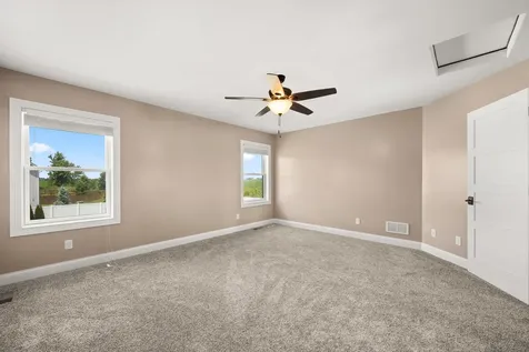 657 Brighton Way Sycamore IL 60178