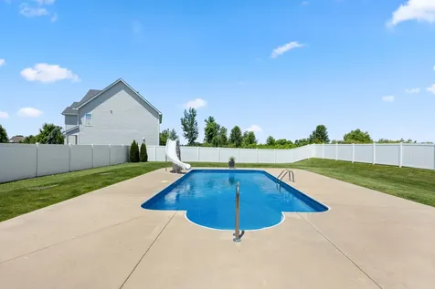 657 Brighton Way Sycamore IL 60178