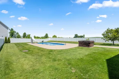 657 Brighton Way Sycamore IL 60178