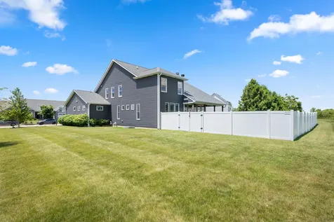 657 Brighton Way Sycamore IL 60178