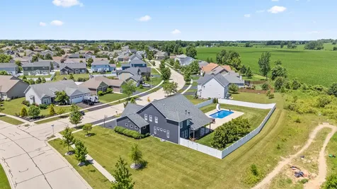 657 Brighton Way Sycamore IL 60178