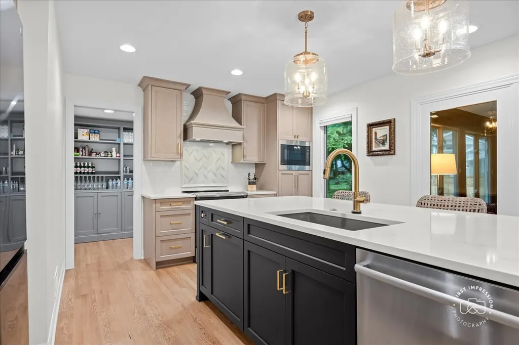 1415 Heatherton Drive Naperville IL 60563