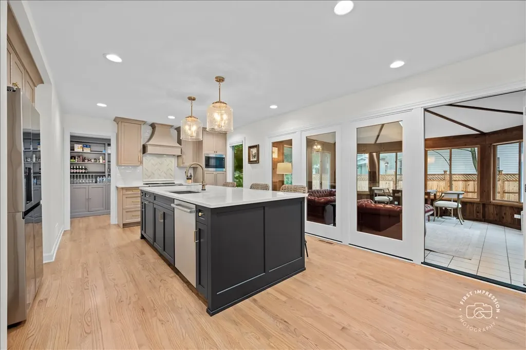 1415 Heatherton Drive Naperville IL 60563