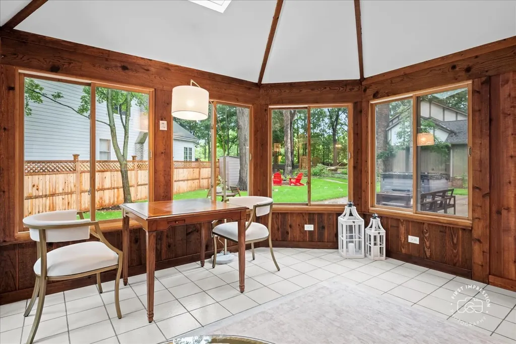 1415 Heatherton Drive Naperville IL 60563