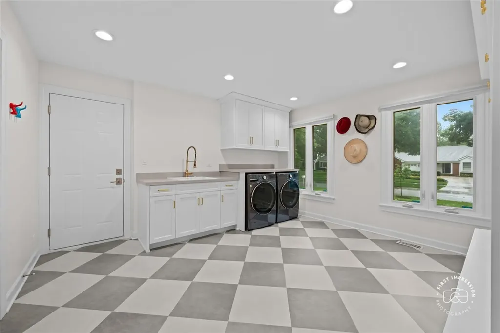 1415 Heatherton Drive Naperville IL 60563