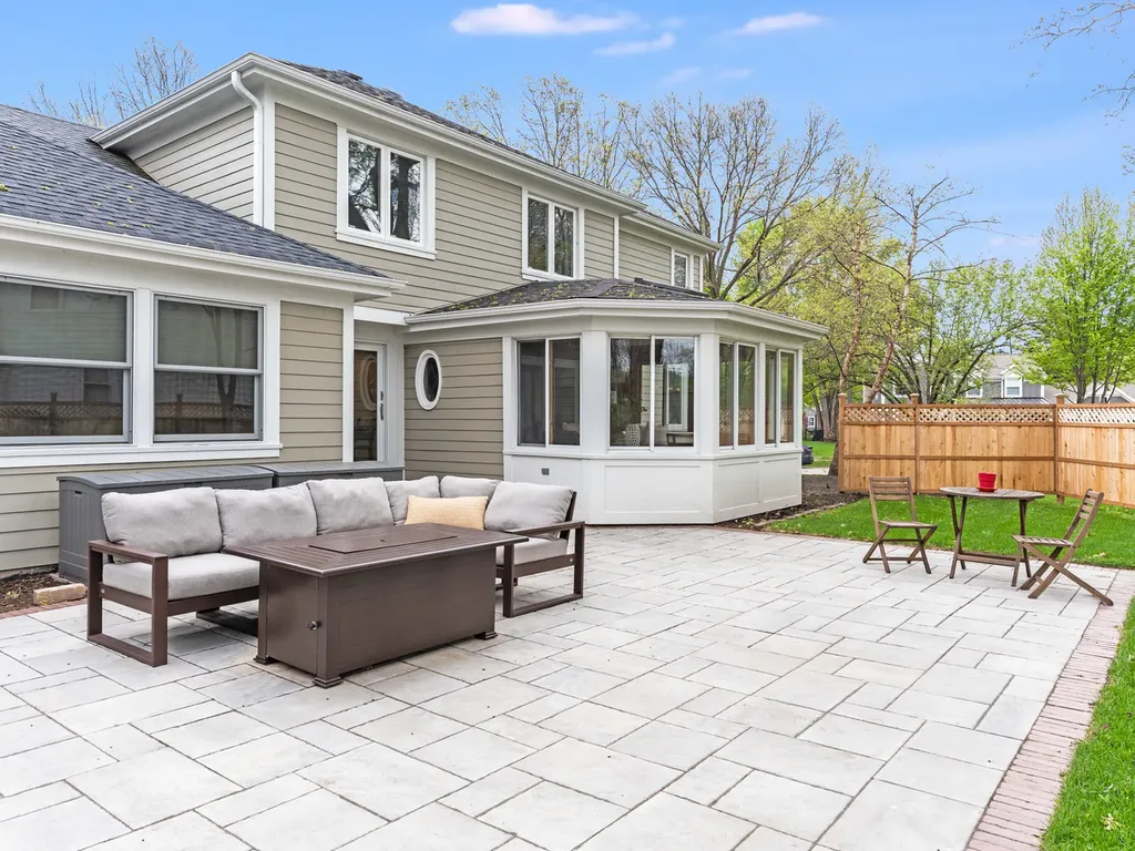 1415 Heatherton Drive Naperville IL 60563