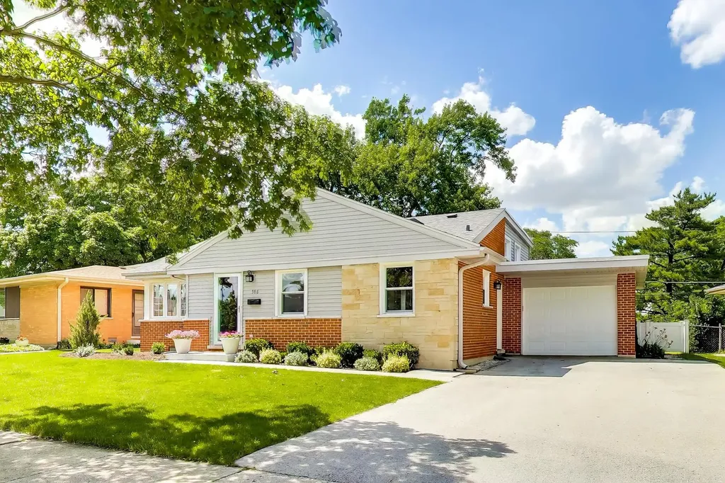 586 East Park Avenue Elmhurst IL 60126
