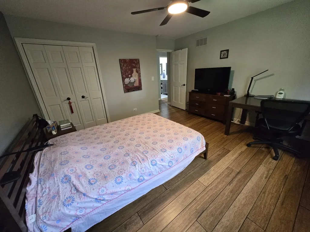 1910 Morgan Circle Naperville IL 60565