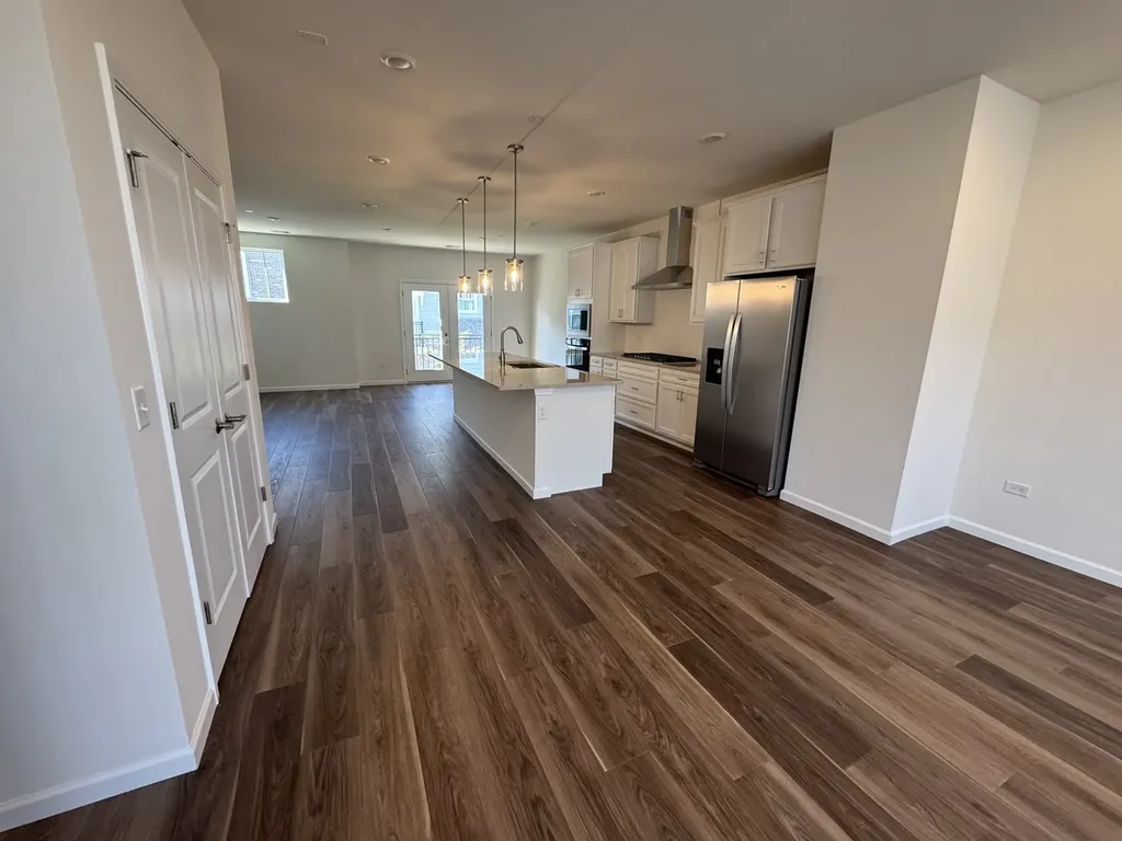 6275 Sandbelt Drive Lisle IL 60532
