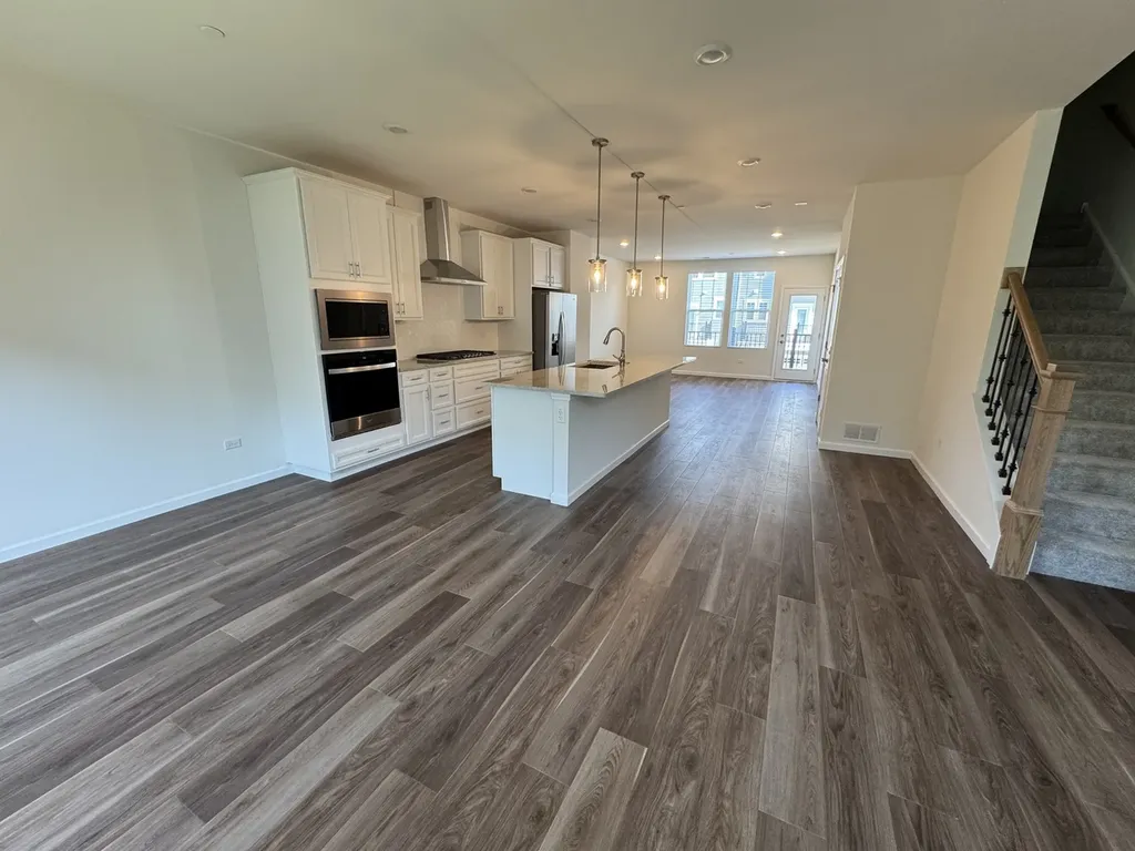6275 Sandbelt Drive Lisle IL 60532