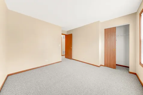 265 Yorkshire Court Gurnee IL 60031