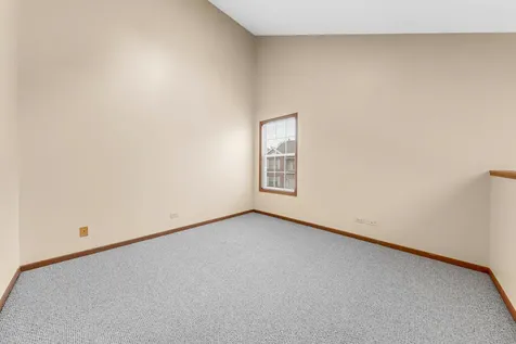 265 Yorkshire Court Gurnee IL 60031